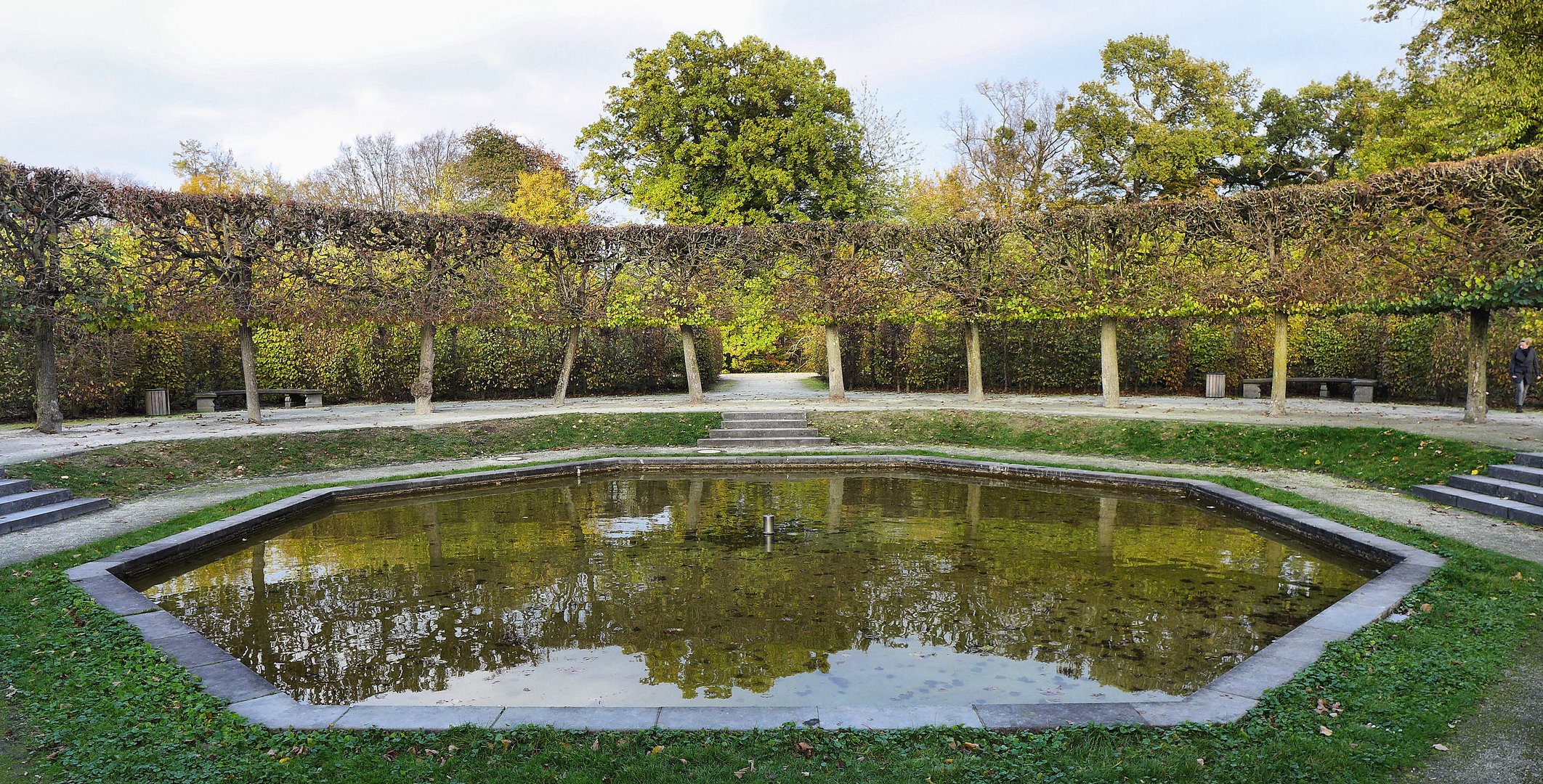 Spiegelung im Brühler Schlosspark