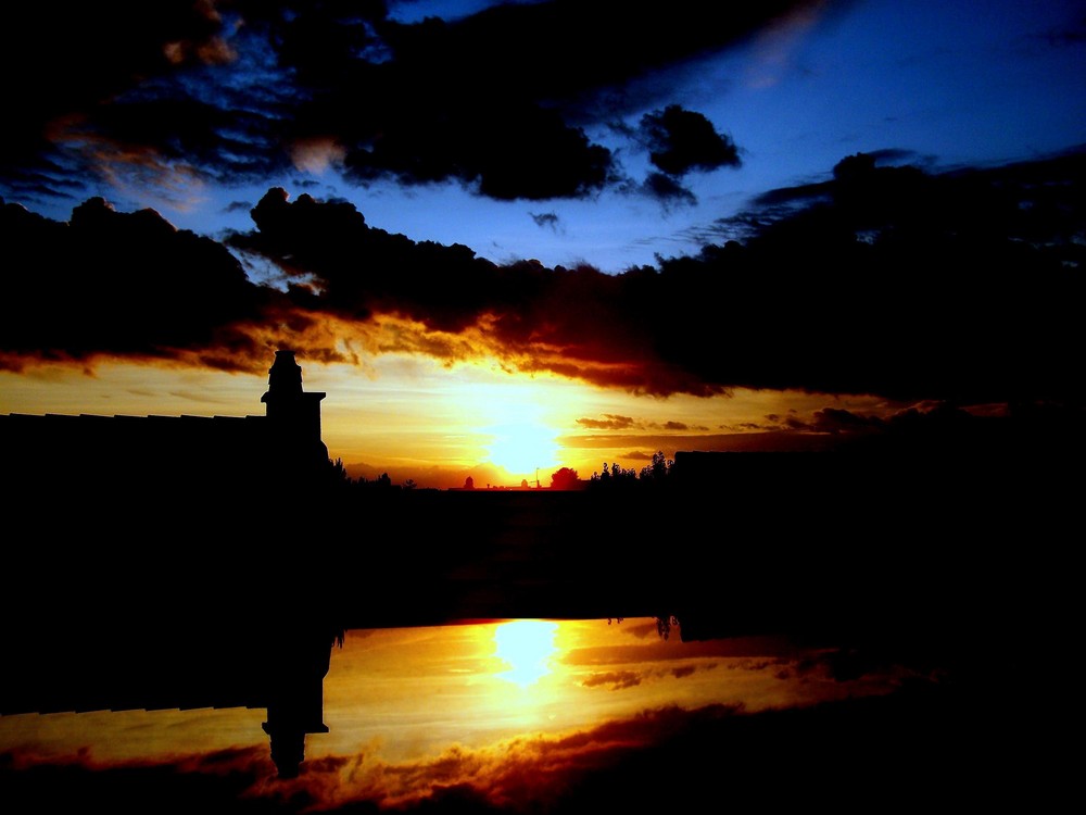 Spiegelung im Dachfenster