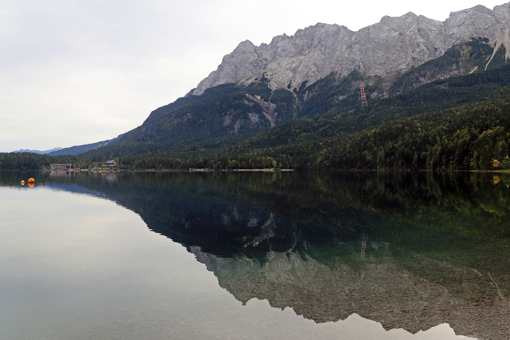 Spiegelung im Eibsee