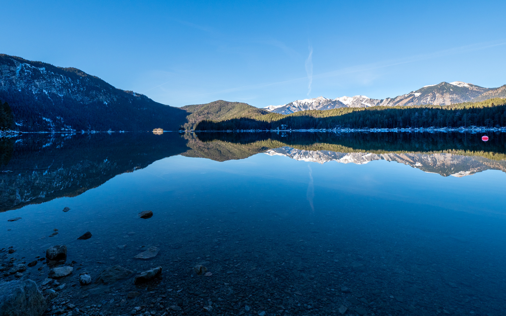 Spiegelung im Eibsee