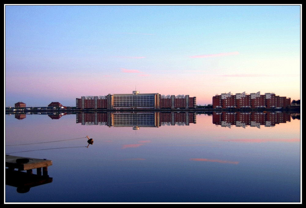 Spiegelung im Hafen