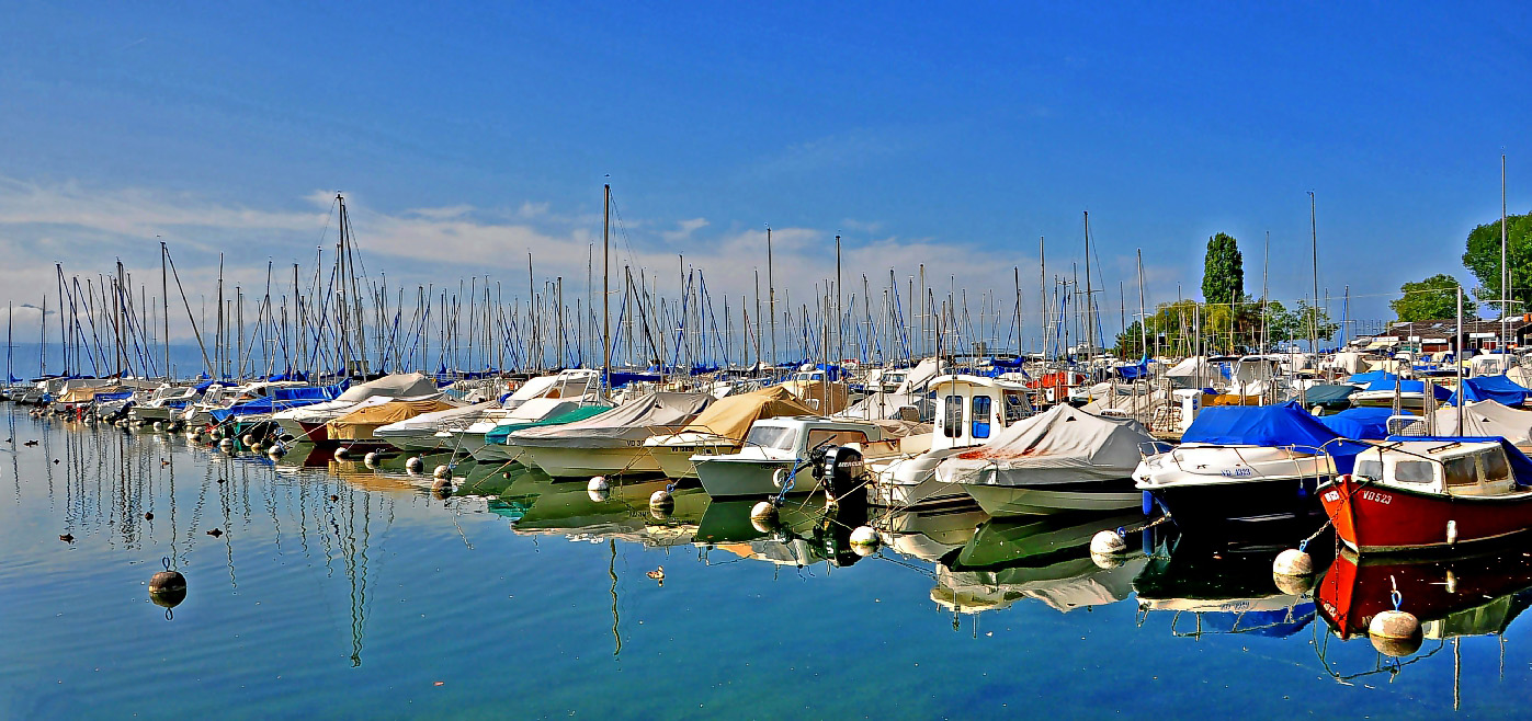 Spiegelung im Hafen