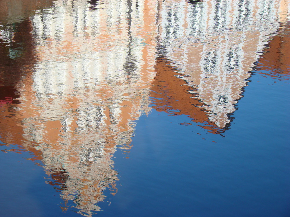 Spiegelung im Hansehafen