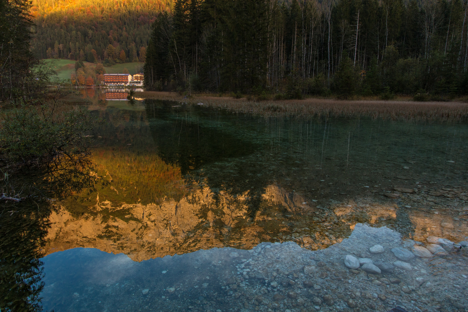 Spiegelung im Hintersee