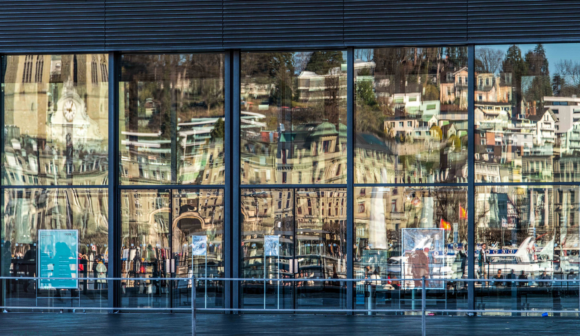 Spiegelung im KKL Luzern