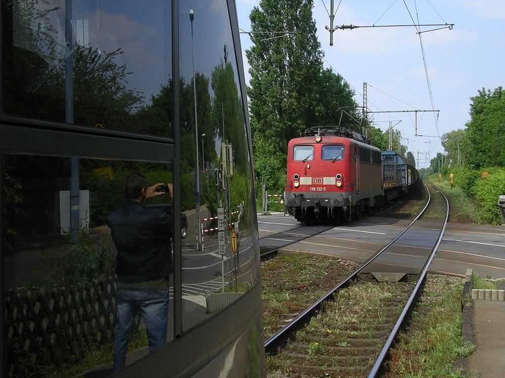 Spiegelung im Lint  "Bochum" der ABELLIO Rail