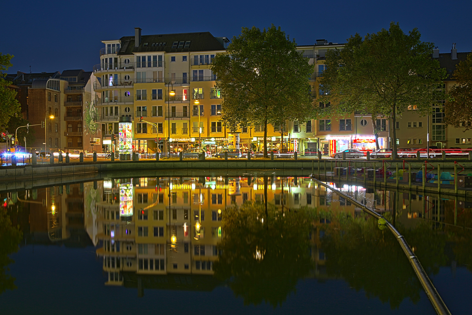 Spiegelung im Mediapark