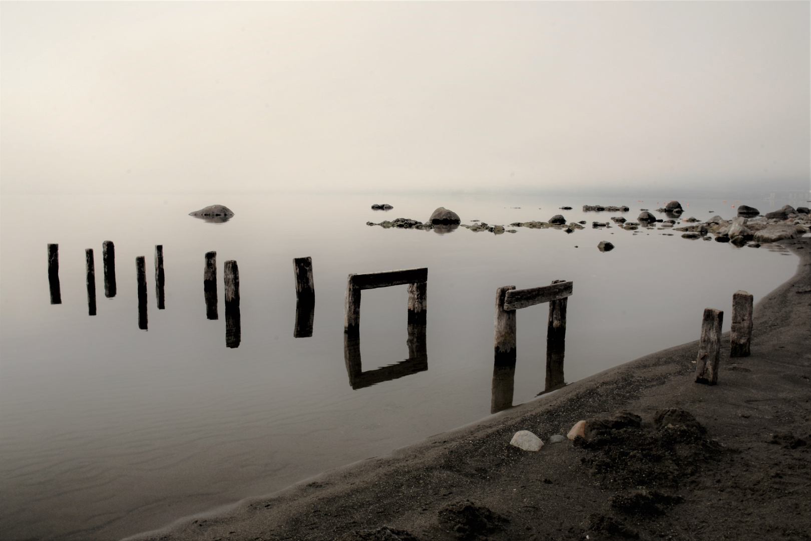 Spiegelung im Morgendunst