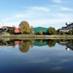 Spiegelung im Neckar, Hafenkanal (1)