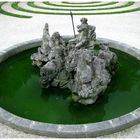 Spiegelung im Neptunbrunnen