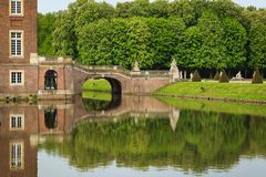 Spiegelung im Park