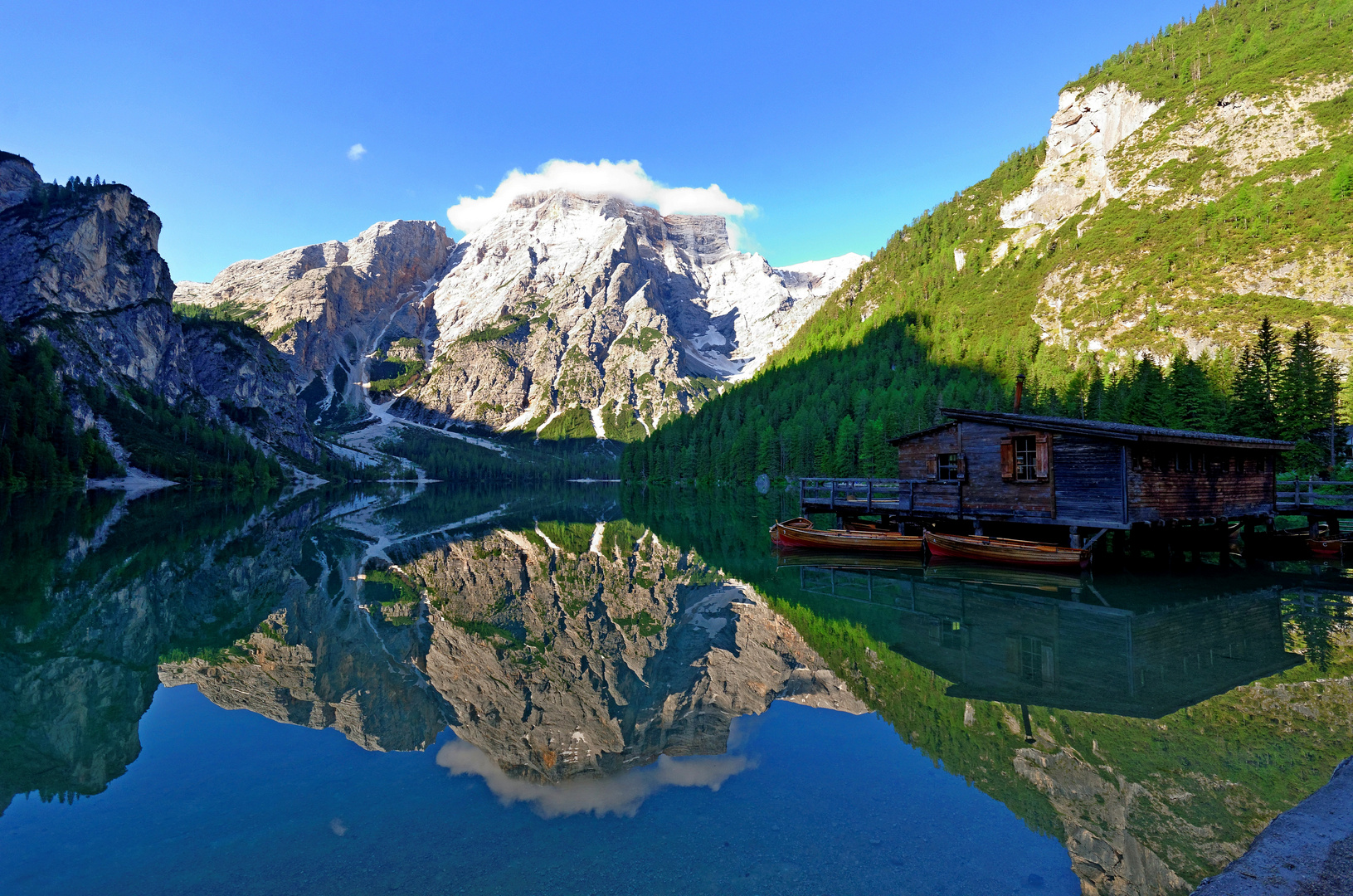 Spiegelung im Pragser Wildsee