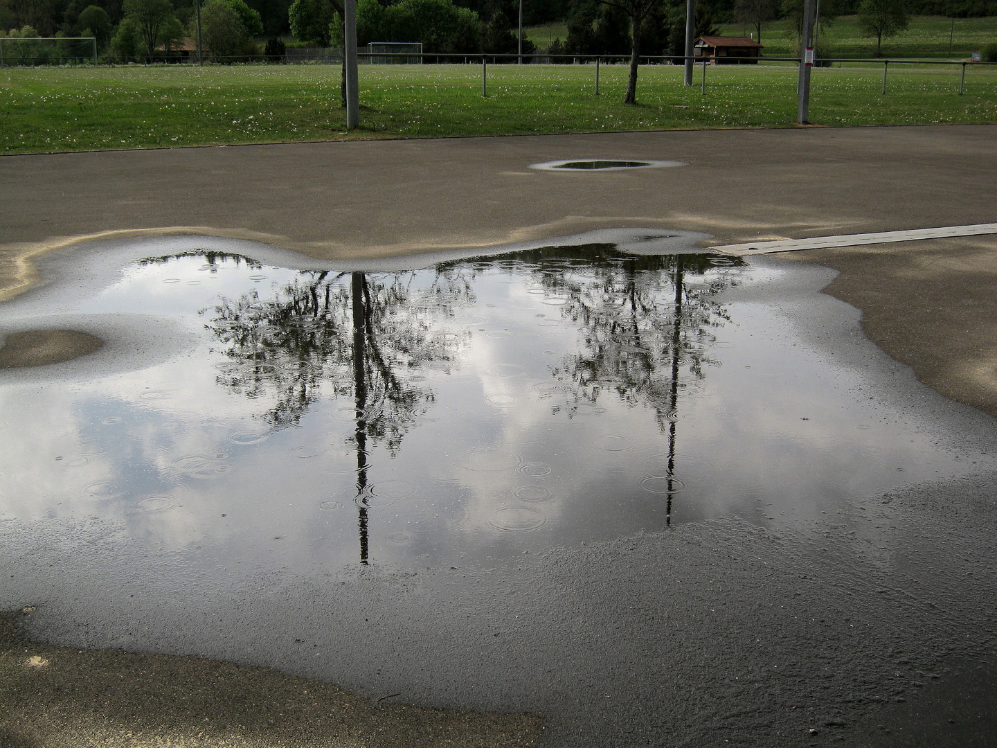 Spiegelung im Regen