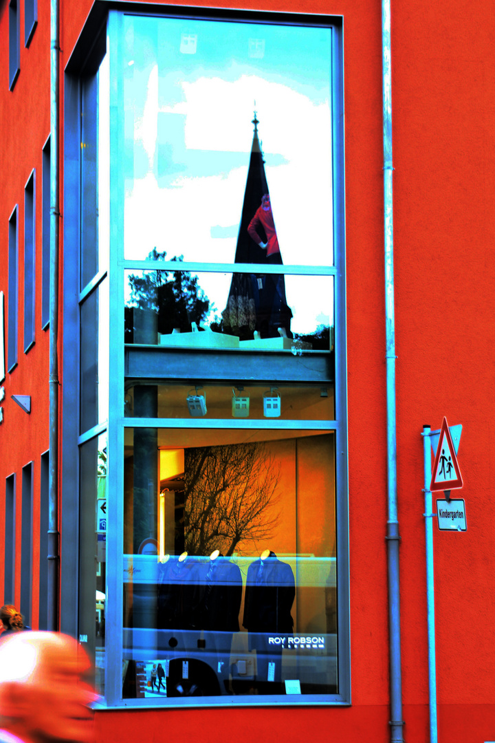 Spiegelung im Schaufenster