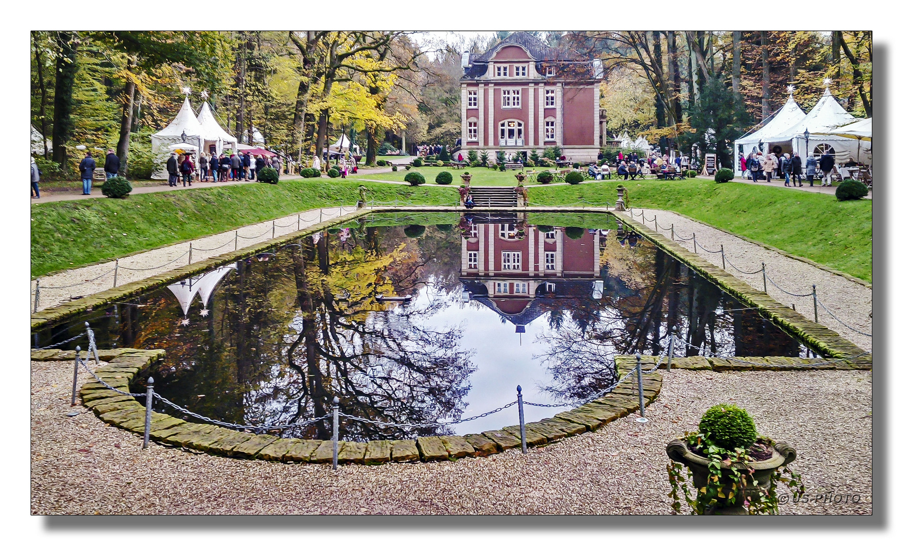 Spiegelung im Schlossteich