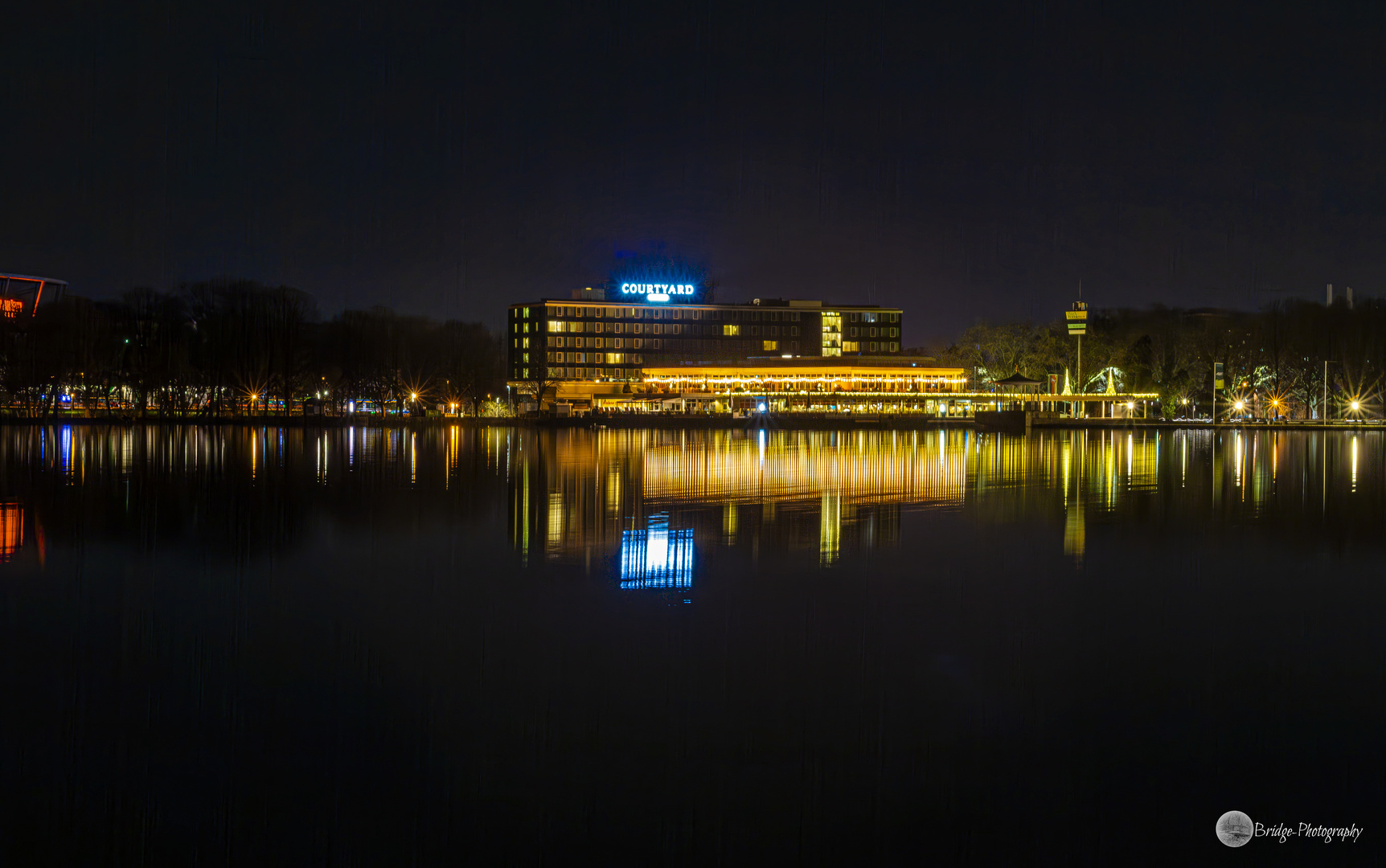 Spiegelung im See bei Hochwasser