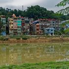 Spiegelung im Sông Lô Fluss, Hà Giang, Vietnam