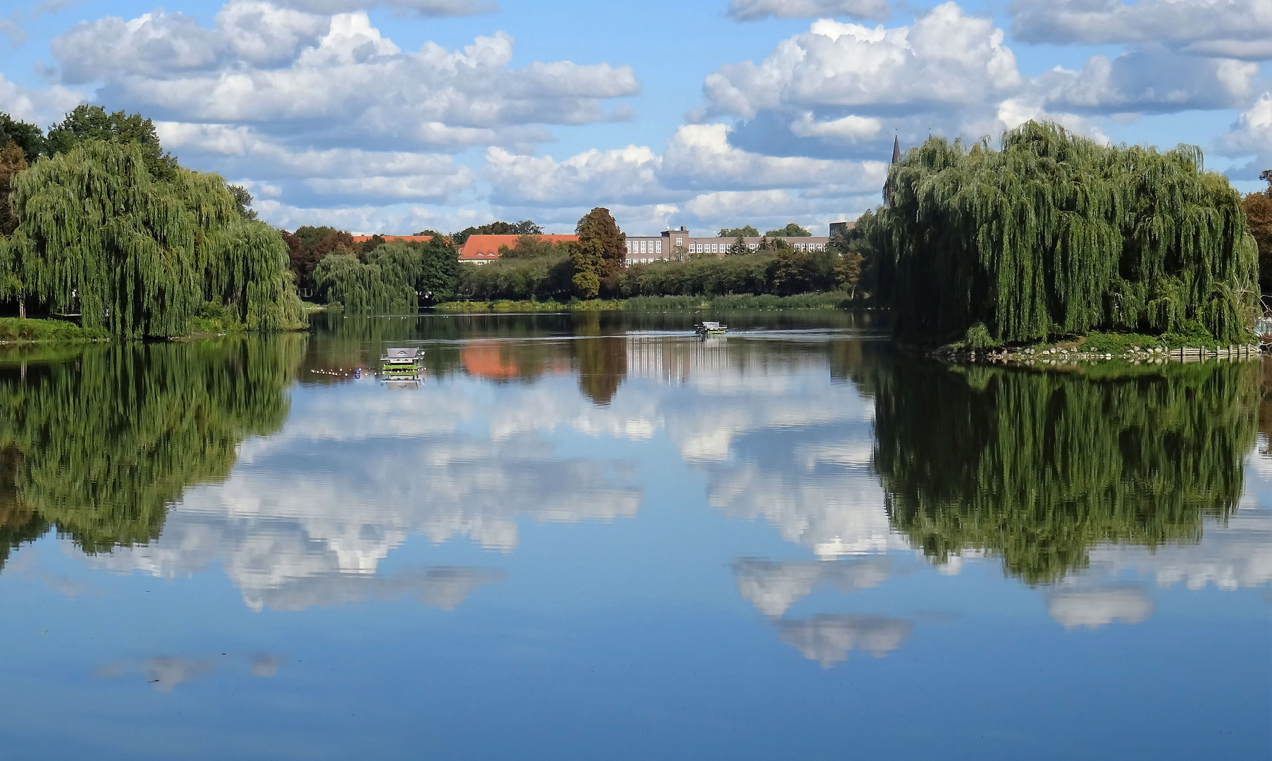 Spiegelung im Stadtsee