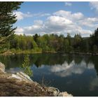 Spiegelung im Steinbruchsee