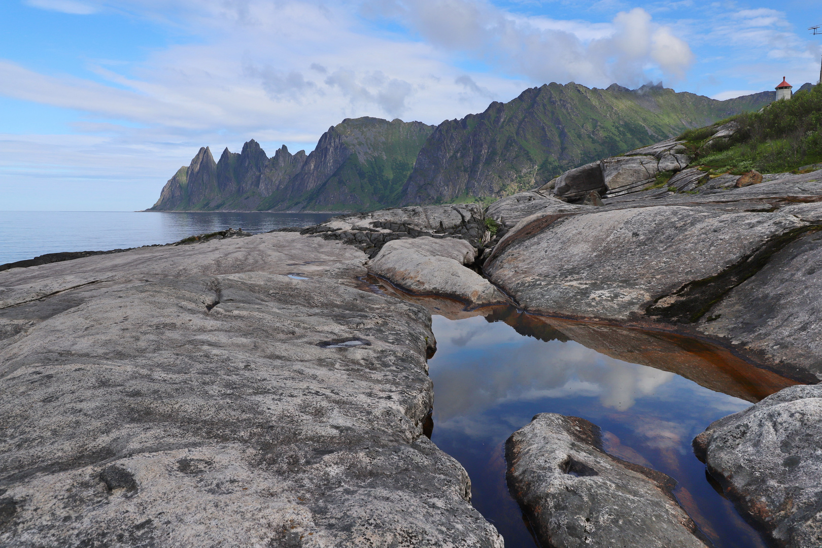 Spiegelung im Süden der Insel Senja