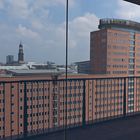 Spiegelung in der Fassade der Elbphilharmonie