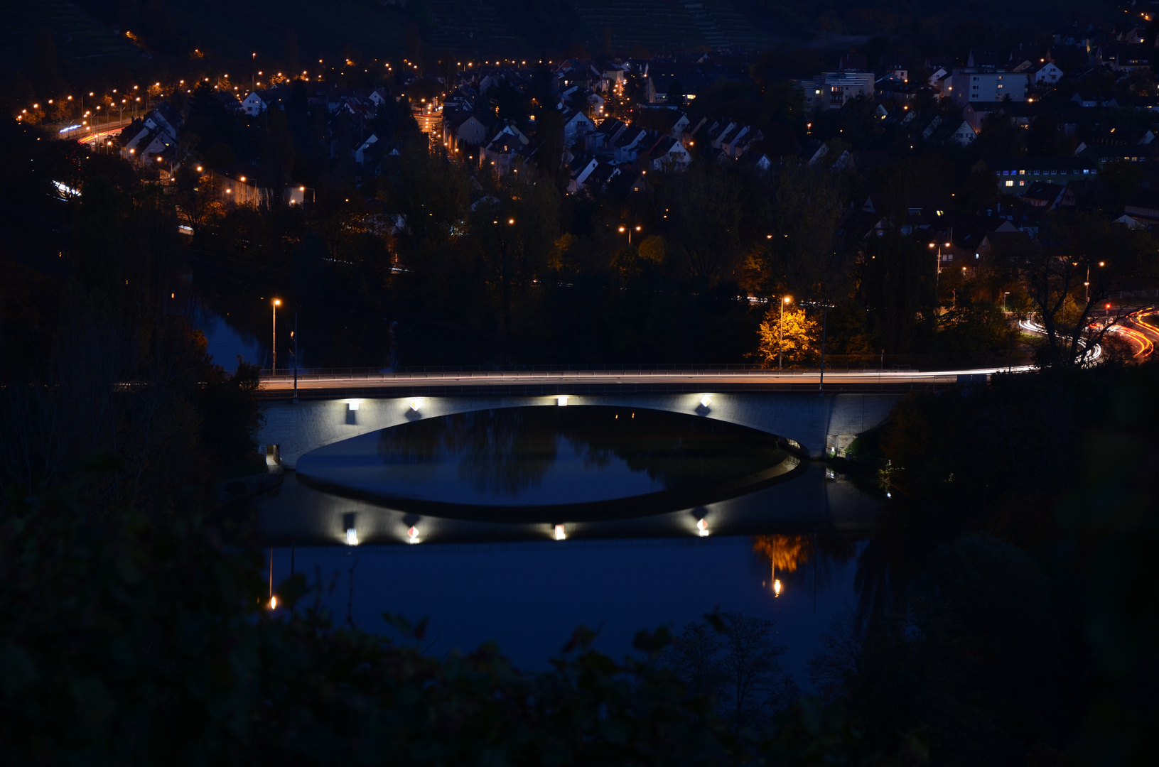 Spiegelung in der Nacht