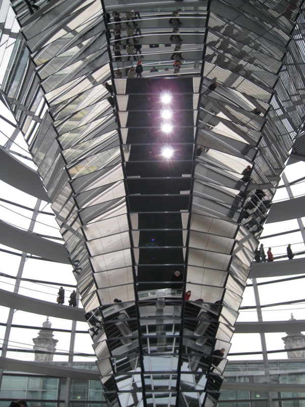 Spiegelung in der Reichstagskuppel