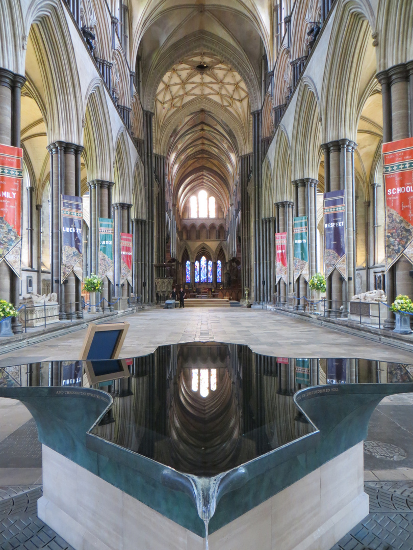 Spiegelung in der Salisbury Cathedrale