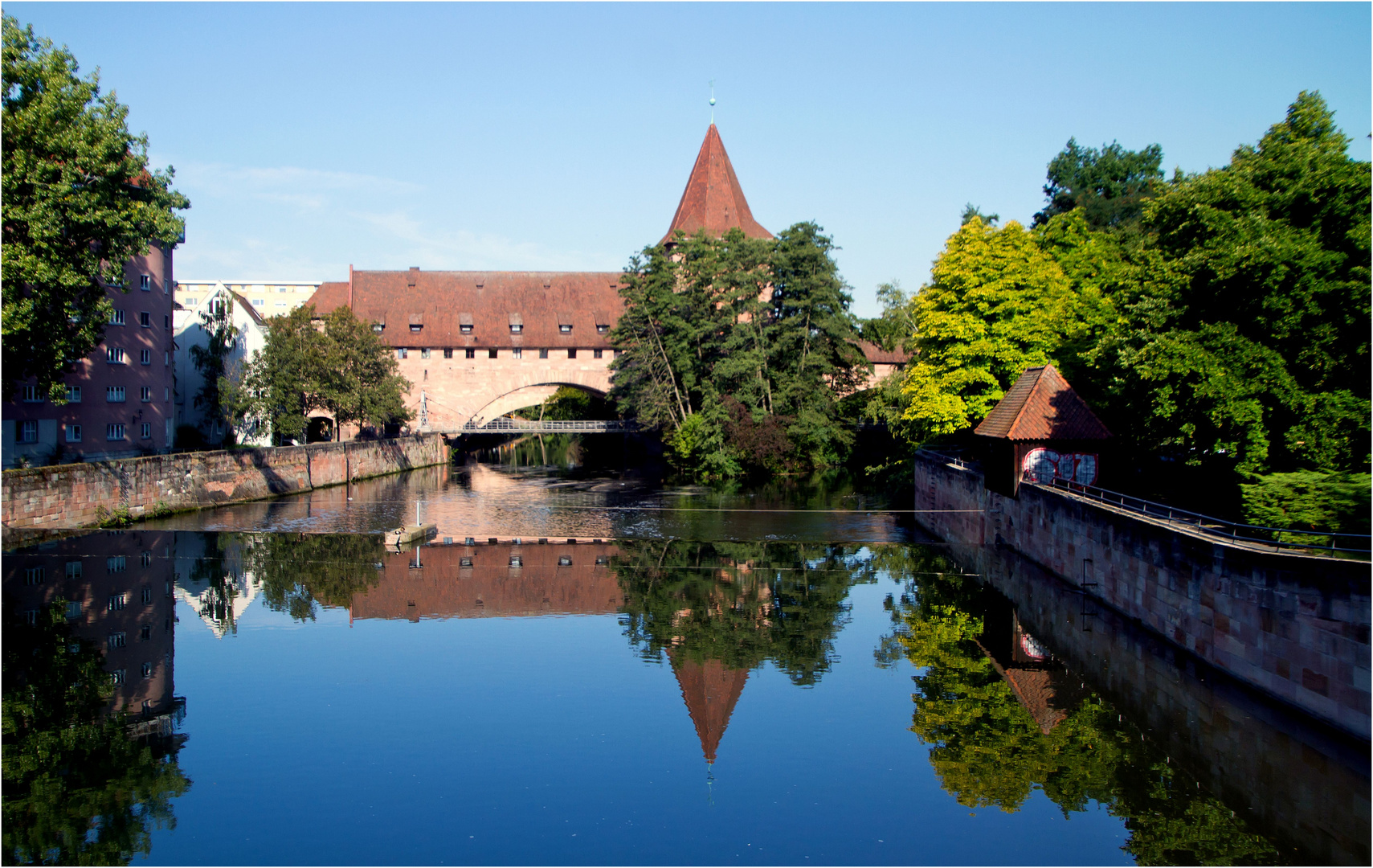 spiegelung in nürnberg (3) ...