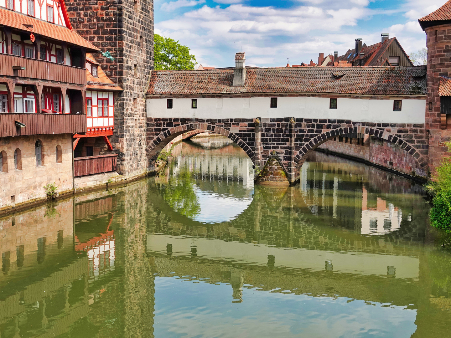 Spiegelung in Nürnberg 