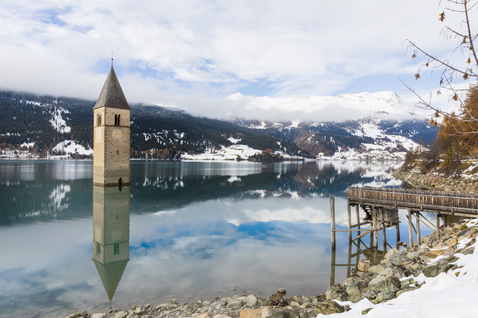 Spiegelung Kirchenspitz Reschen  