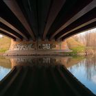 Spiegelung mit Brücke