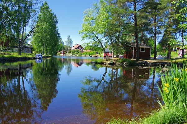 Spiegelung mitten in Sundborn