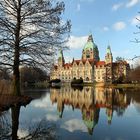 Spiegelung Neues Rathaus Hannover (01)