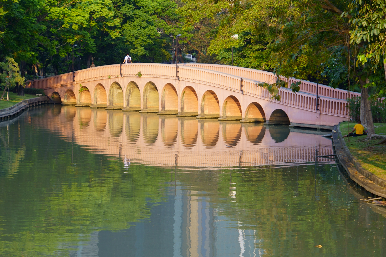 Spiegelung - Park in Bangkok