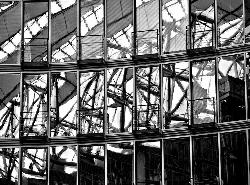 Spiegelung Sony-Center/Berlin