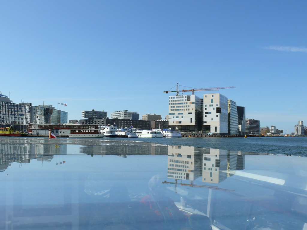 Spiegelung Uferbebauung am Rhein - Amsterdam