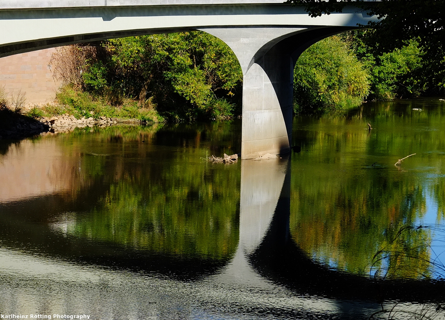 Spiegelung unter der Nahebrücke Bad Kreuznach