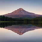 Spiegelung von Mt. Hood im Trillium Lake