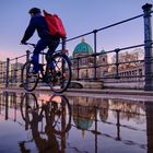 Spiegelung vor dem Berliner Dom