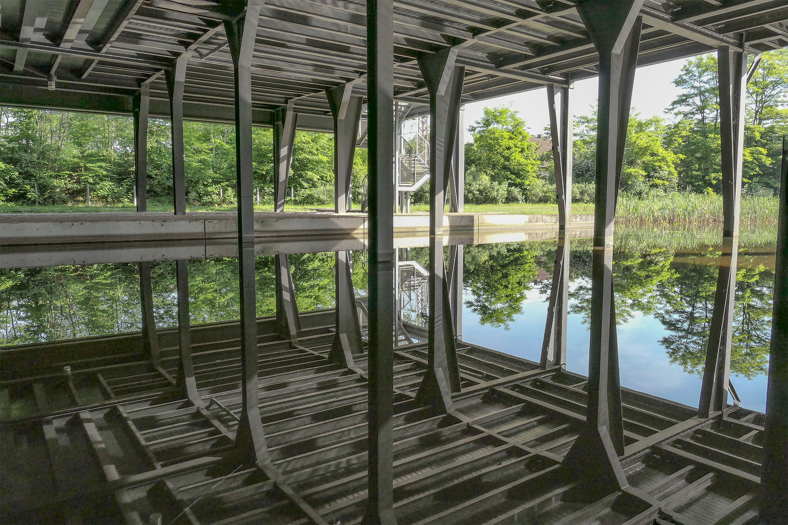 Spiegelung Wassergarten Reden