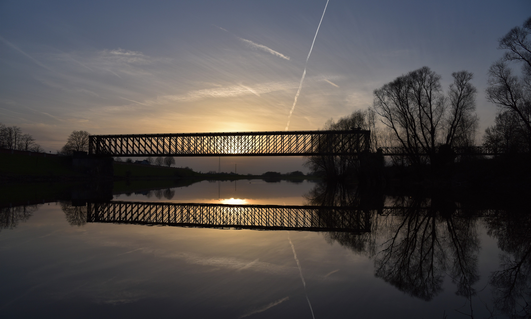 Spiegelung zur goldenen Stunde