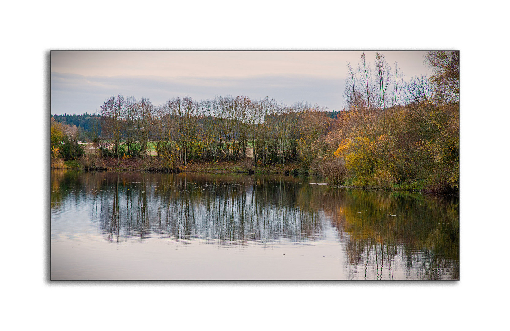 Spiegelungen am Baggersee