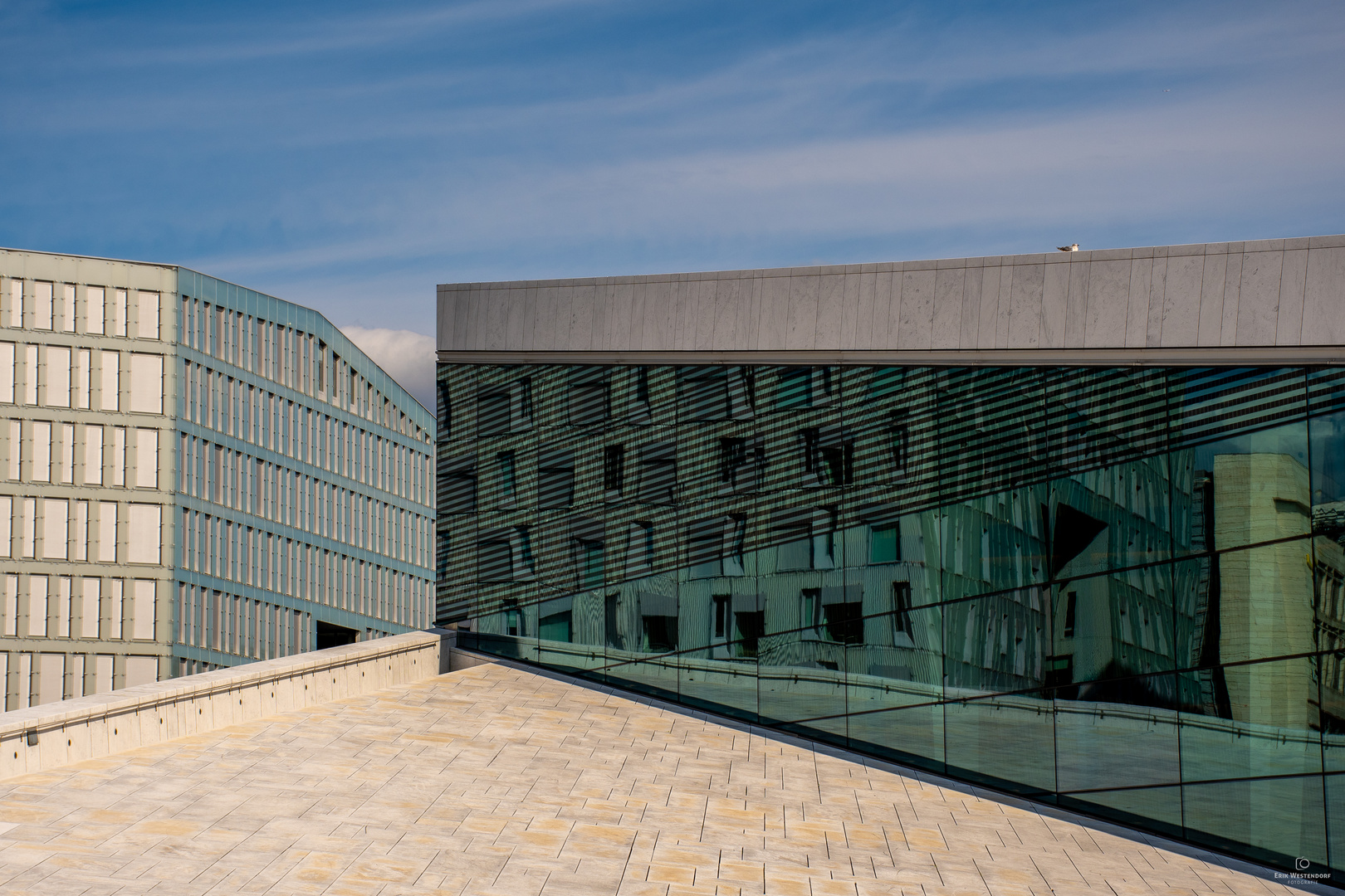 Spiegelungen am Opernhaus in Oslo