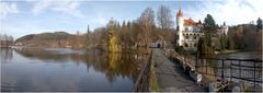 Spiegelungen am Schloss Zinkovy