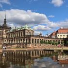 Spiegelungen am Zwinger