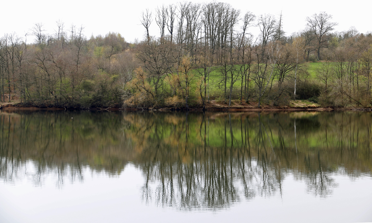 Spiegelungen an der Steinbachtalsperre