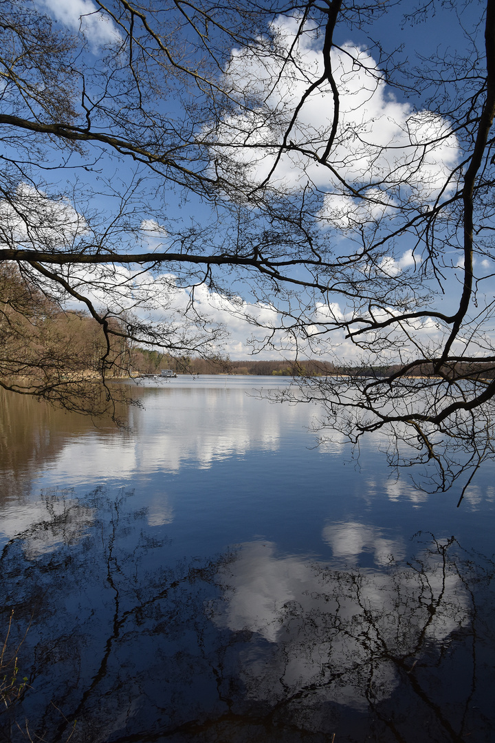 Spiegelungen auf dem Zethnersee....