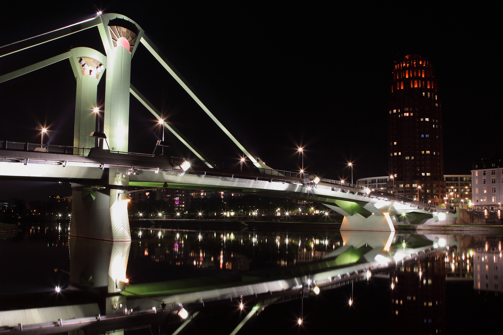 Spiegelungen der Flößerbrücke