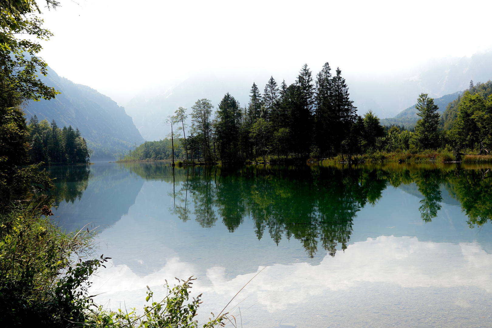 Spiegelungen im Almsee